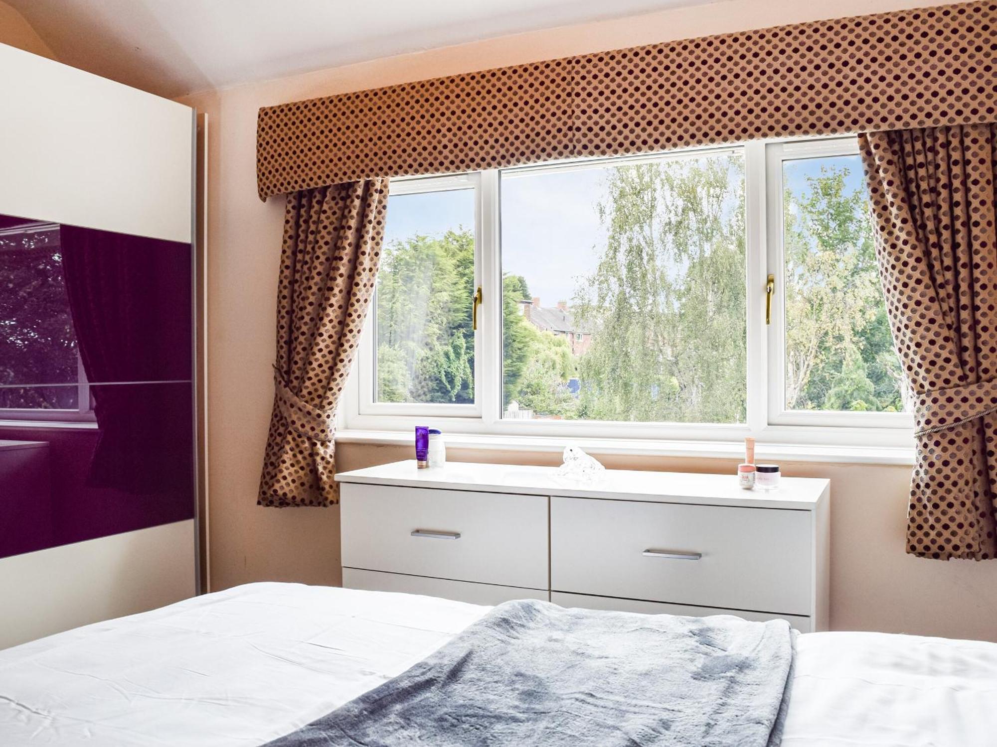 Serenity Comfort Sutton Coldfield Exterior photo